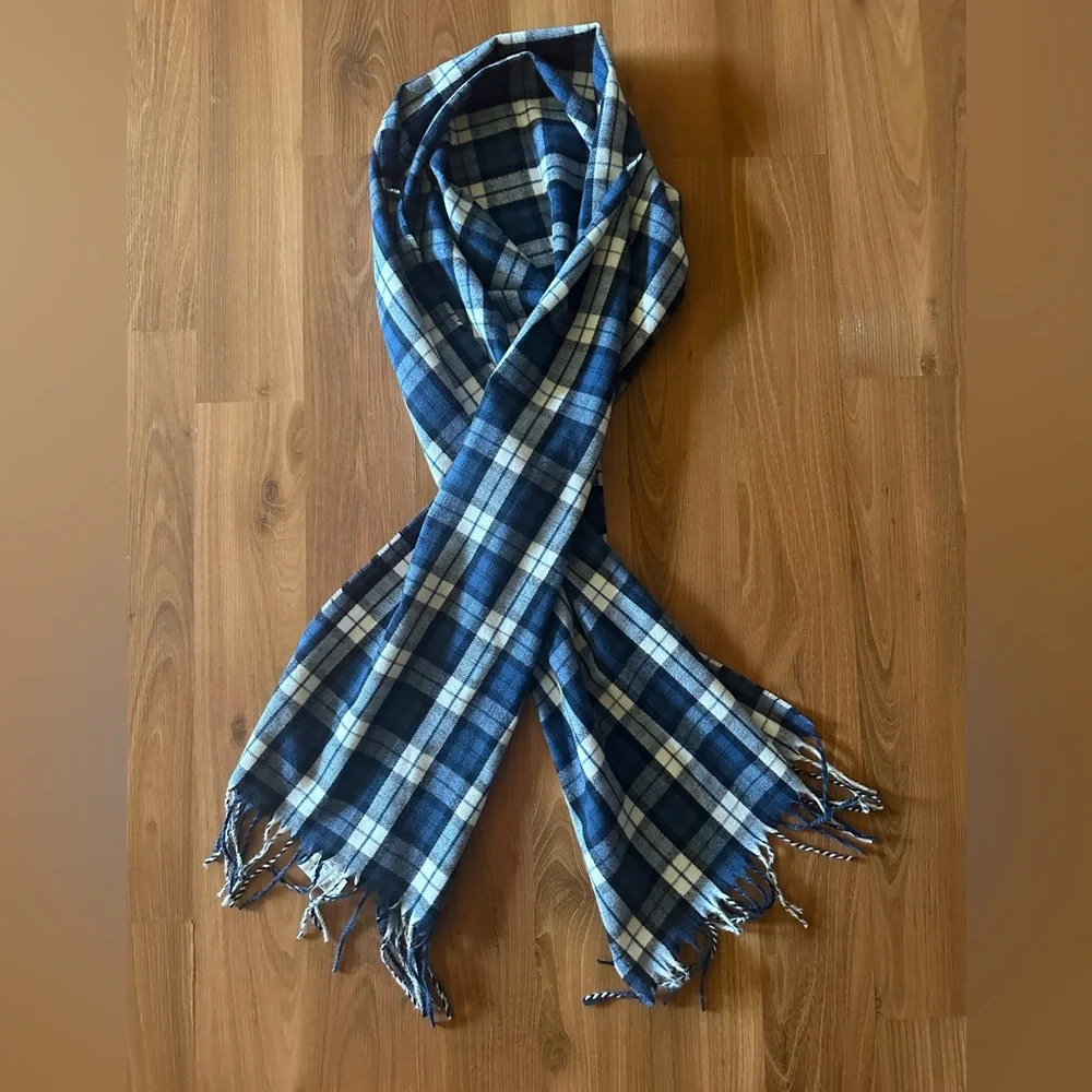 NWT soft blue tartan scarf 🧣 🆕 Old Navy
